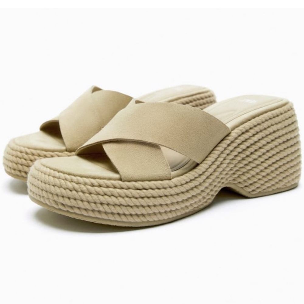 Zara NWT Beige Platform Sandals